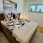 Exklusive Neubau-ferienwohnung In 아파트 *