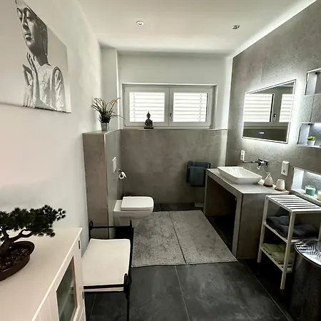 Exklusive Neubau-ferienwohnung In Варбург