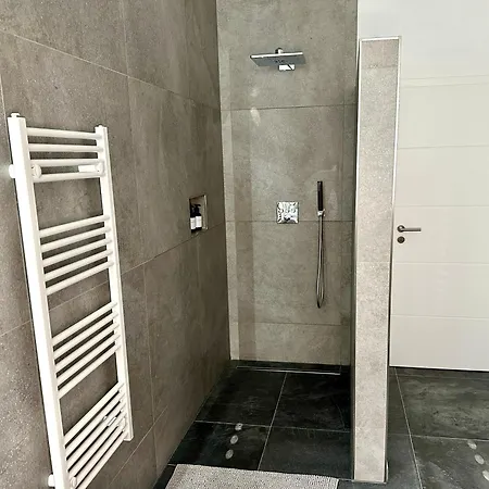 Апартаменты Exklusive Neubau-ferienwohnung In Варбург