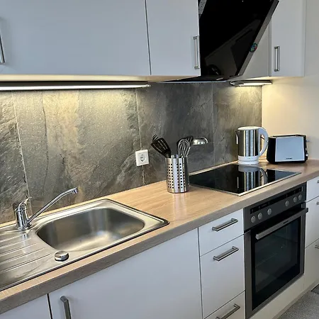 Exklusive Neubau-ferienwohnung In Апартаменты Варбург